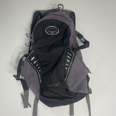 Osprey Daylite Black Gray Daypack Backpack External Pockets Hiking Camping 
