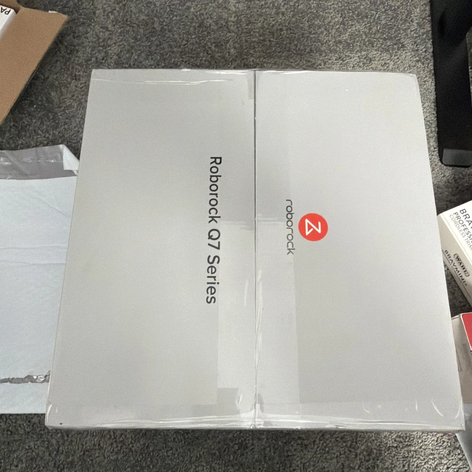 READ roborock q7 m5+ robot vacuum and mop with auto empty dock - Image 3 of 4