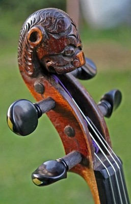 Listen to VIDEO! 4/4 OLD LION HEAD ANTIQUE BOHEMIAN VIOLIN 19th century, Placht