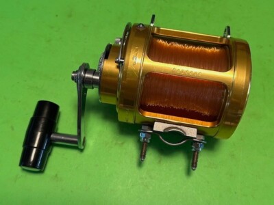 PENN INTERNATIONAL 30SW 2-SPEED FISHING REEL WITH ORIGINAL BOX & 2