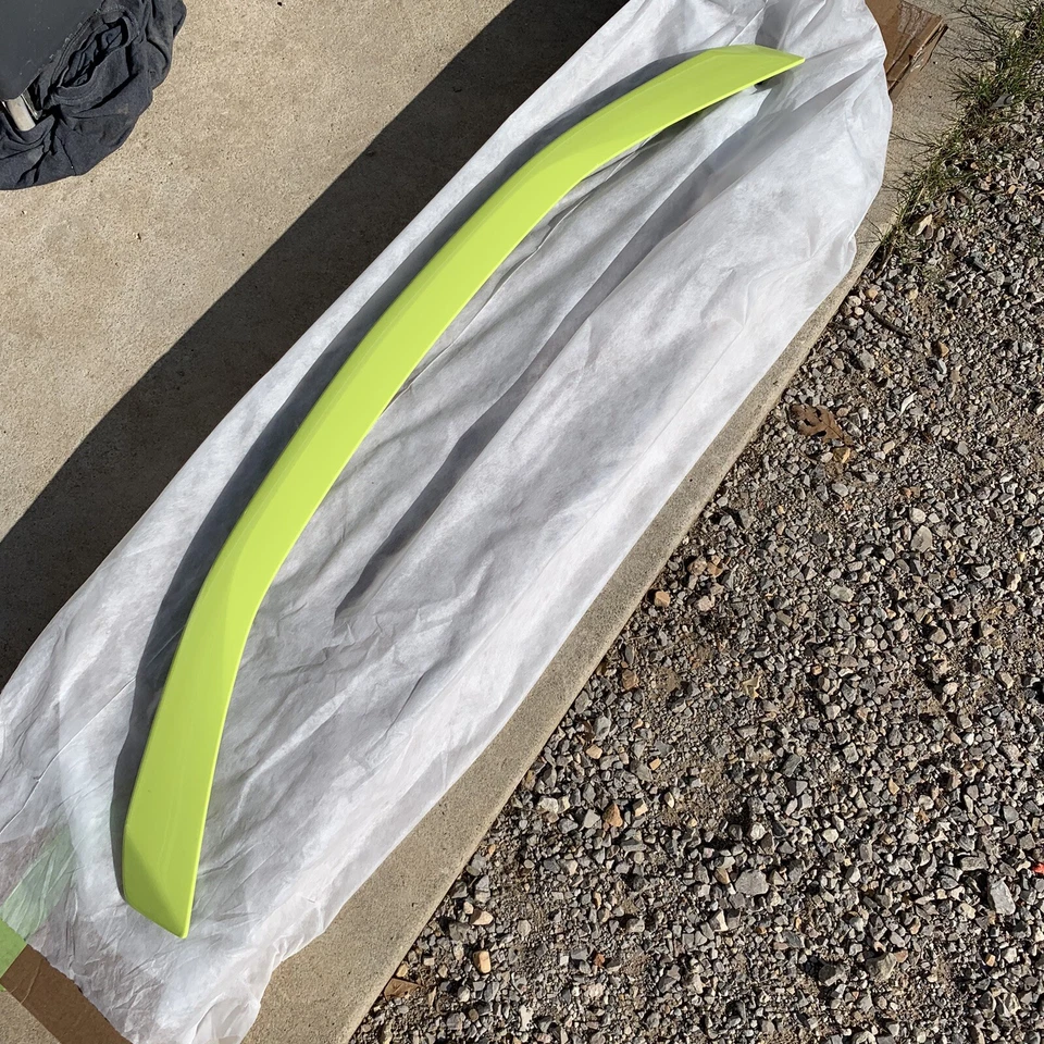 Chevrolet Camaro 2016-2018 OEM genuino GM alerón amarillo brillante 23353008 Foto 2 de 4