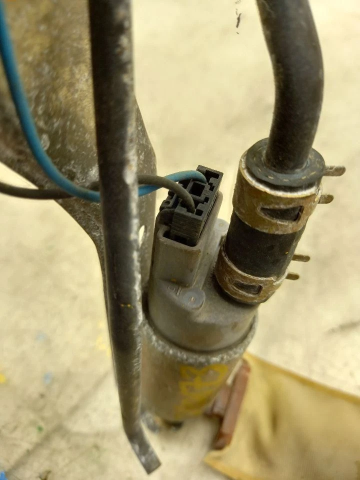 93 94 95 96 97 98 TOYOTA T100 BOMBA DE COMBUSTIBLE 3,0 L Foto 4 de 4