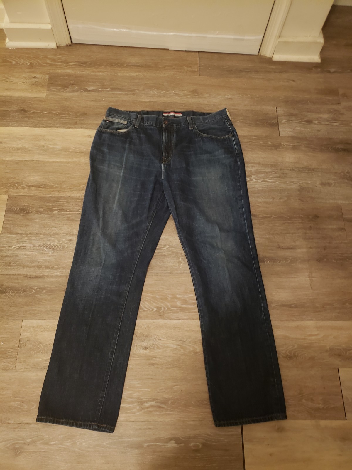 Tommy Hilfiger Mens Premium Denim Bootcut Jeans Medium Wash 38x34 Classic Fit