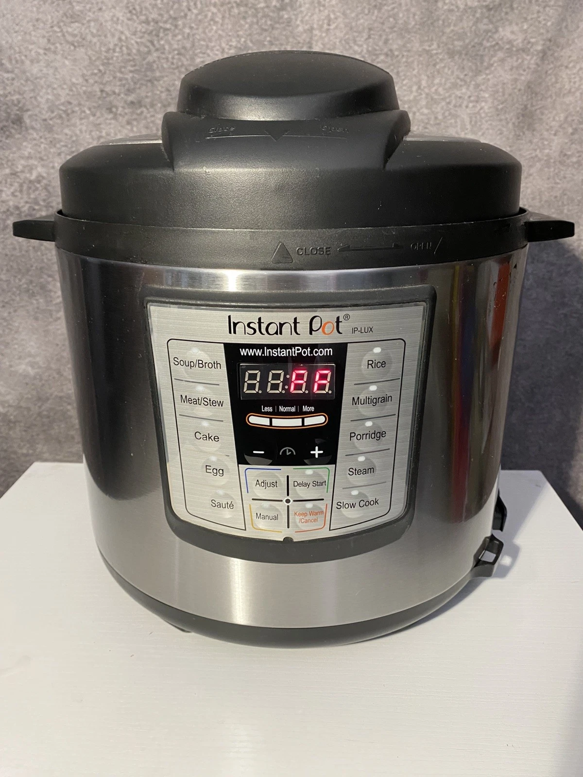 Instant Pot IP-LUX60 V3 6-Quart 6-in-1 Multi-Use Programmable Pressure Cooker
