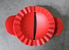 Neuwertige Tupperware Teigfalle , Farbe Rot