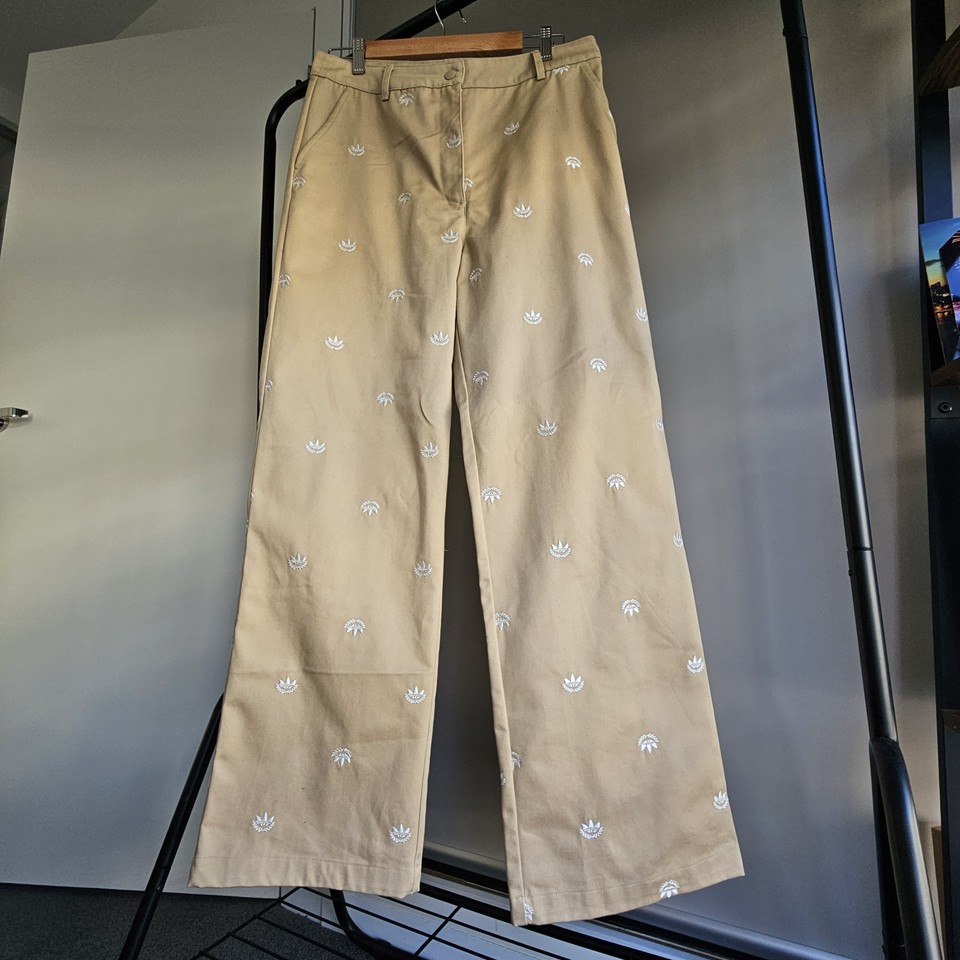 adidas Women’s Beige Cargo Pants Size 10 Embroidered Logo Button Pockets