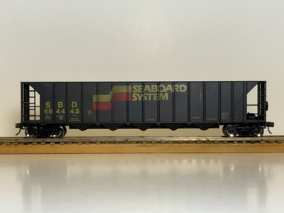 HO scale, Seaboard Systems, Black 5-bay Rapid Discharge Open Hopper #SBD-684445