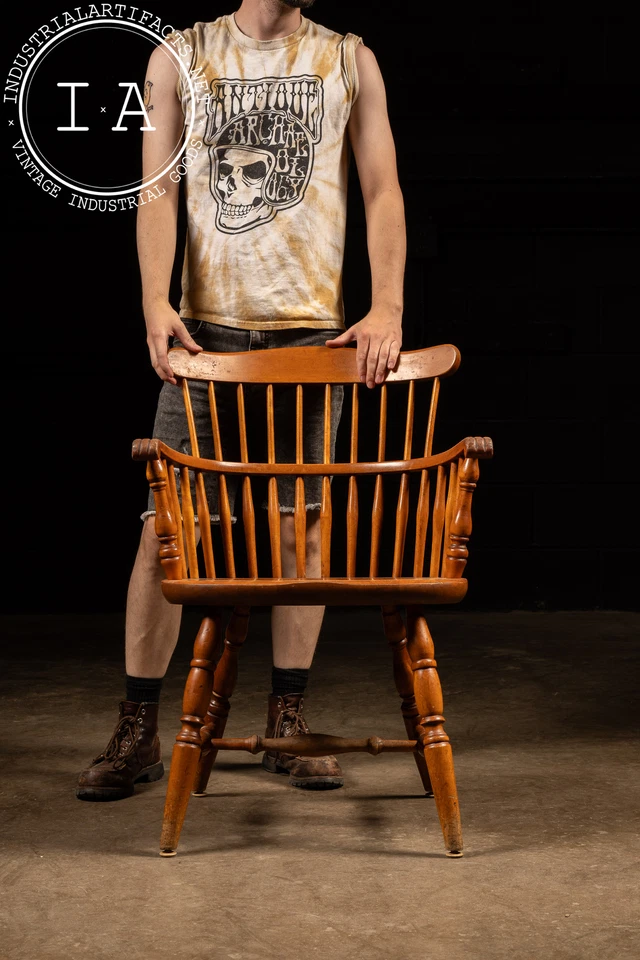 Silla de capitán sueca Mid-Century con respaldo de peine de arce Foto 2 de 4