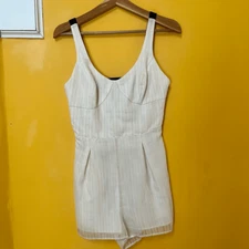 BCBGenneration Cream Sleeveless Shorts Romper Black Cutout Band Back Sz 8