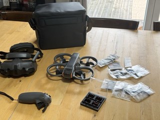 DJI Avata 2 Set mit Goggles Motion Controller Tasche Freewell Filter Zubehör