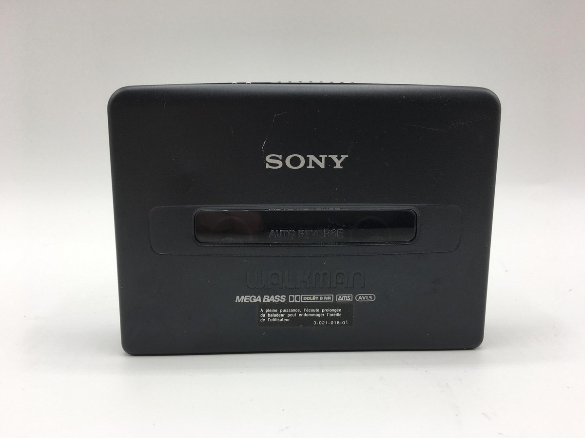 ポータブルプレーヤー SHARP MD-MT100 & SONY WALKMAN WM-EX500 Vintage Sony Walkman Portable Stereo Cassette Player Silver