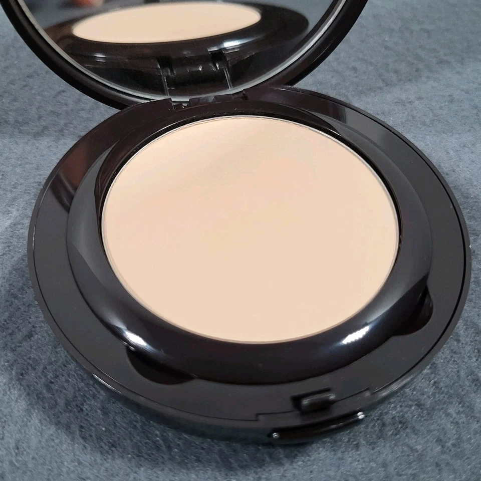 Laura Mercier Smooth Finish Foundation Powder 2C1 04 Full Size 9.2 g 0.3 oz NEW - Image 2 of 4