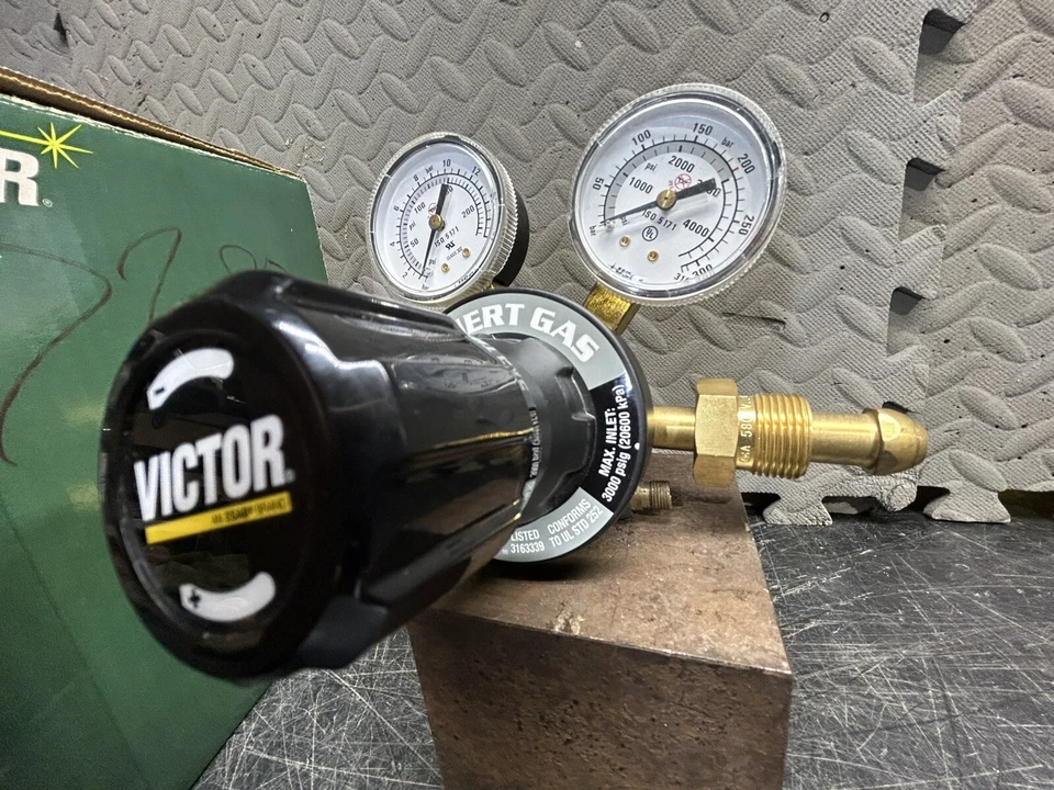 Regulador Victor GT350-150-580 gás inerte alta capacidade dois estágios - Imagem 2 de 4