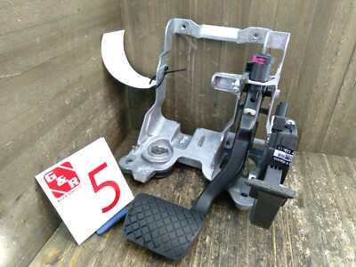 2014 AUDI A4 GAS PEDAL ACCELERATOR BRAKE LEVER ASSEMBLY W BRACKET 8K1721117 