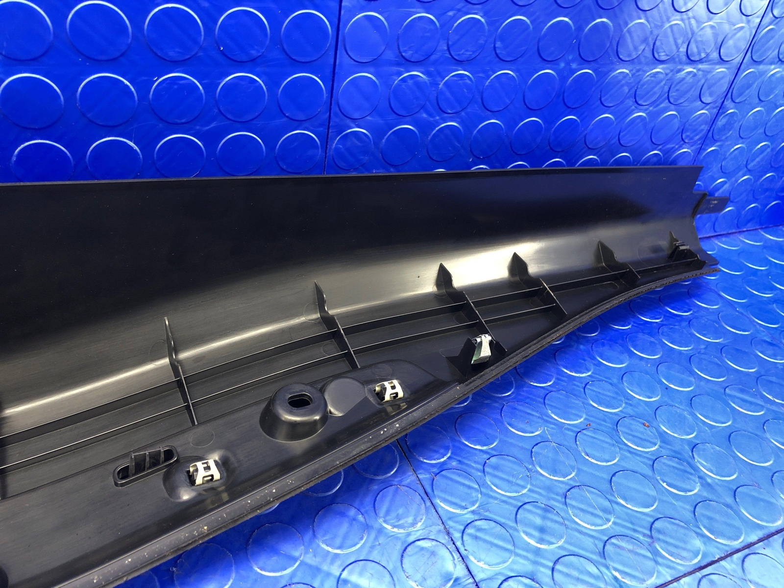 2014-2019 BMW I8 OEM FRONT LEFT DOOR SCUFF PLATE PROTONIC EDITION 7314938