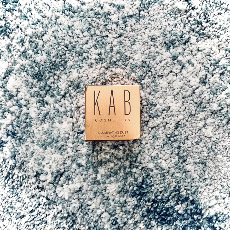 KAB Cosmetics Illuminating Dust In Golden Hour *Sealed - New In Box* - Image 2 of 4