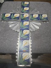 Lata perforada con cala Lilly Talavera 20.5" azulejo cruz decoración arte popular mexicano