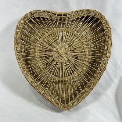 Vintage Woven Straw  Heart Basket With Lid 9  Delicate Country Cottagecore Gift