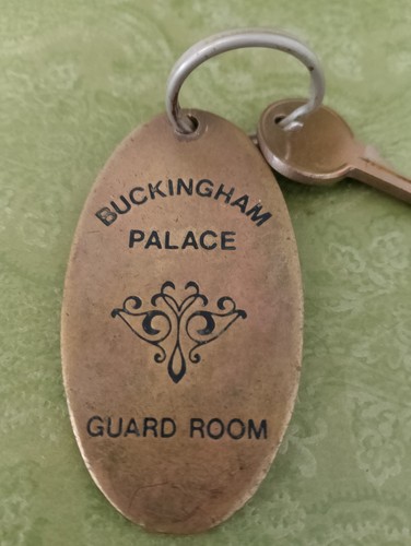 VINTAGE BRASS DECO STYLE BUCKINGHAM PALACE GUARD ROOM BRASS ENGRAVED FOB W/KEY