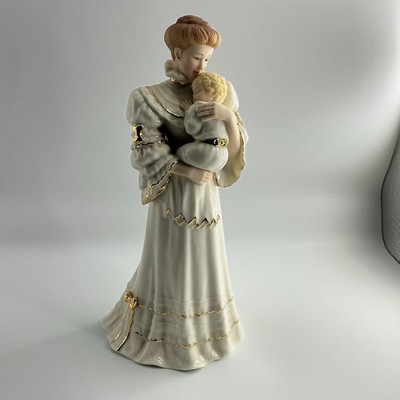 Lenox   A Time to Cherish  9'' Mother And Child Porcelain Figurine. Beautiful