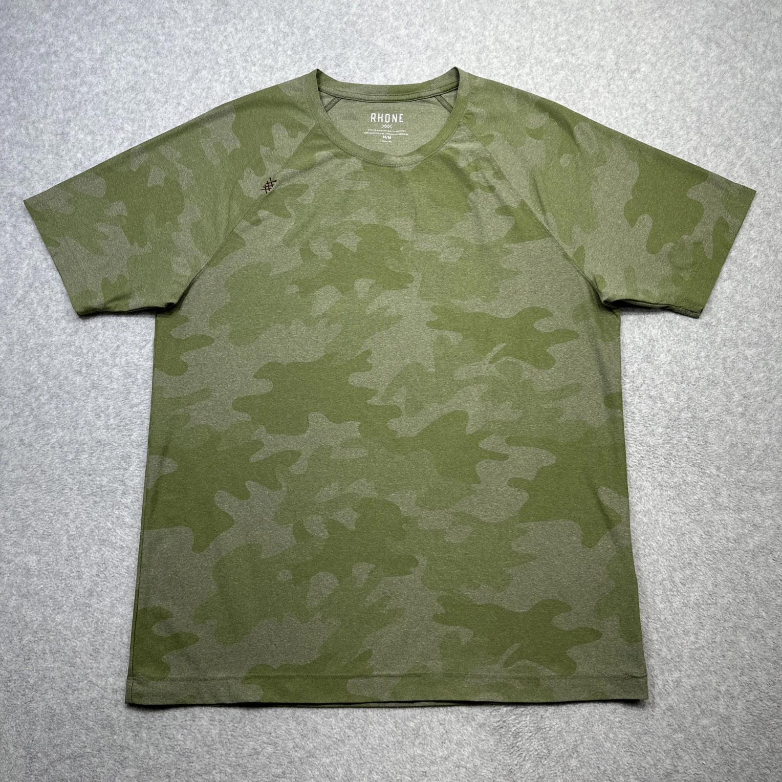 Rhone Reign T Shirt Men Medium Green Camo Performance Wicking Short Sleeve Gym