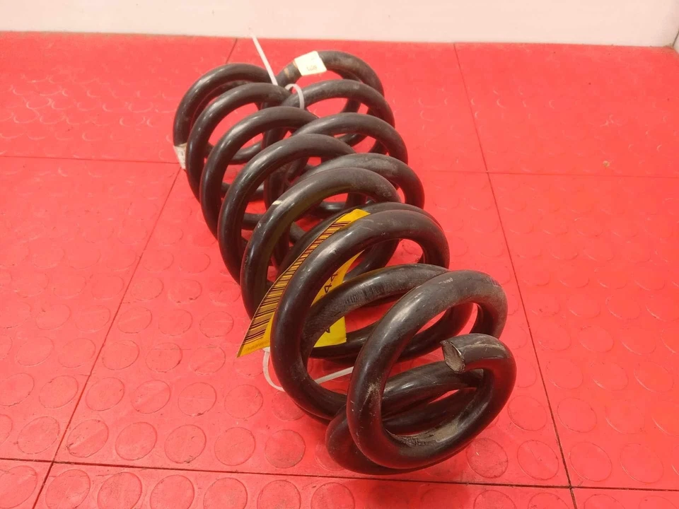 18-23 Volkswagen Atlas Rear Suspension Coil Springs Set of Two OEM 3QF511115J - Image 2 of 4