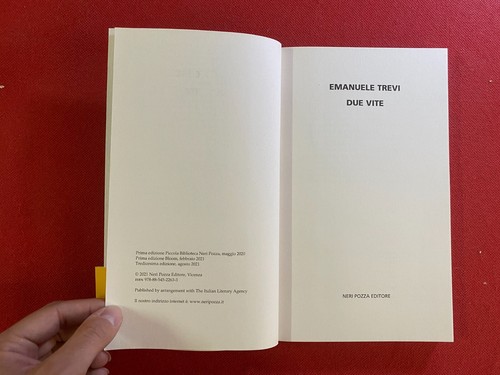 Emanuele TREVI - DUE VITE Ed Neri Pozza (2021) Libro + Fascetta COME NUOVO - Foto 3 di 5