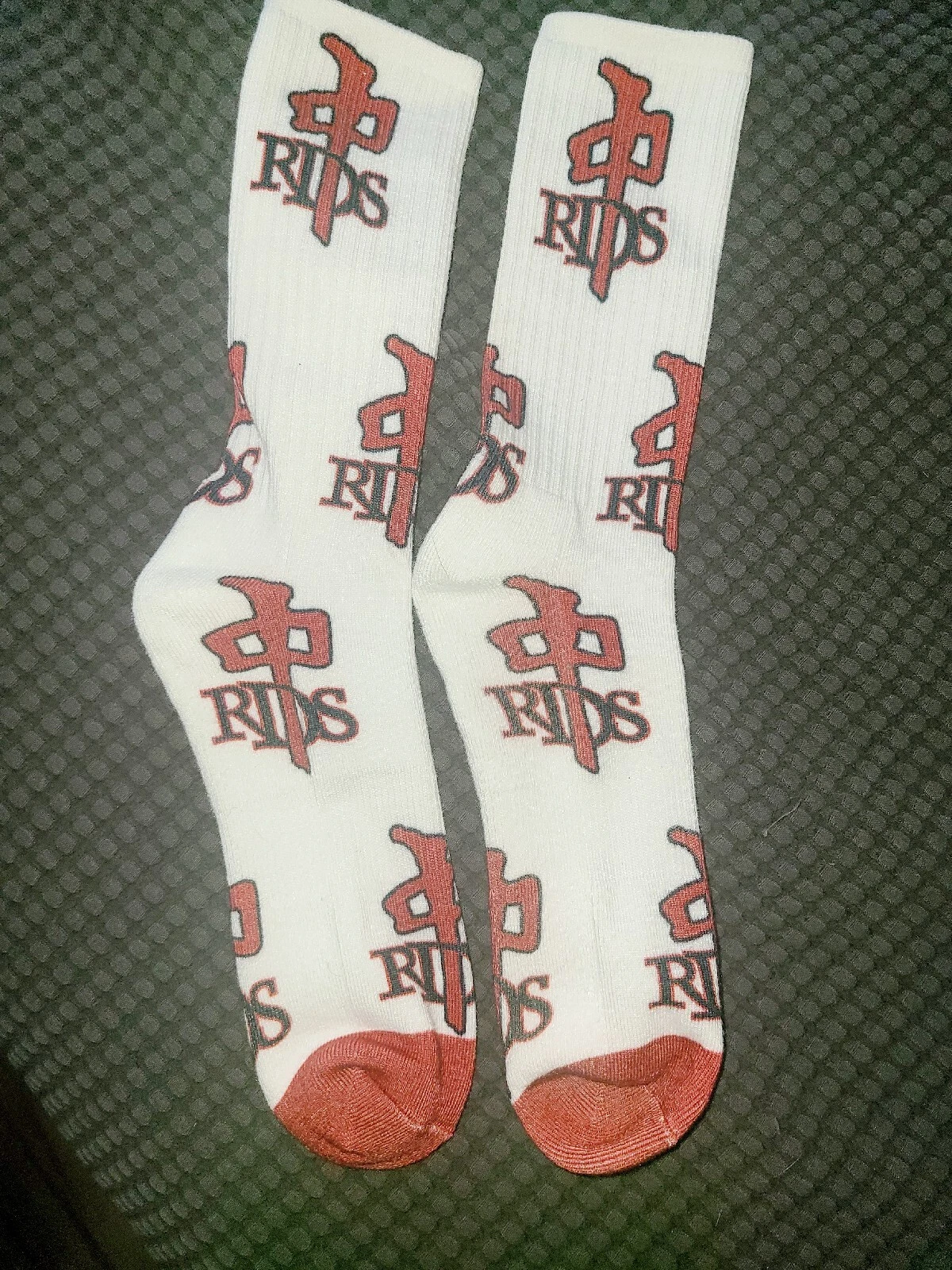 New Men's RED DRAGON White/Red Logo Skater CREW Socks 10-13 RDS
