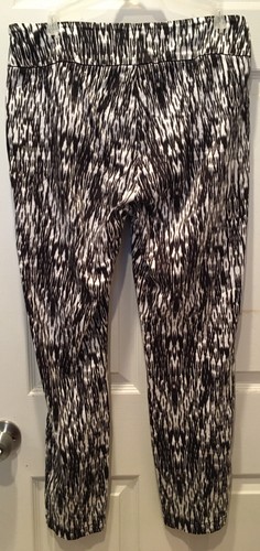 Miraclebody Womens 10 Pants Animal Print Black & White 27.5” Inseam - Picture 2 of 4