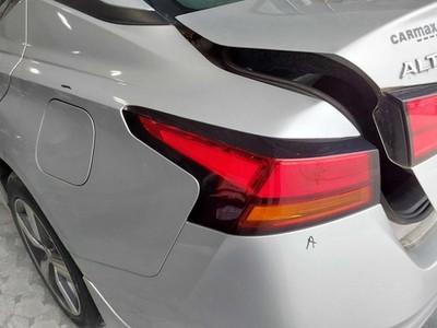 Used Left Tail Light Assembly fits: 2019 Nissan Altima quarter panel mounted Lef