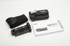 Nikon MB-D11 Multi-Power Battery Grip for D7000, AA tray, Manual