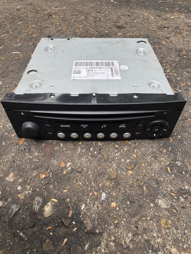 CITROEN / PEUGEOT CD PLAYER RADIO STEREO HEAD UNIT 98053736XT00 - Picture 2 of 3