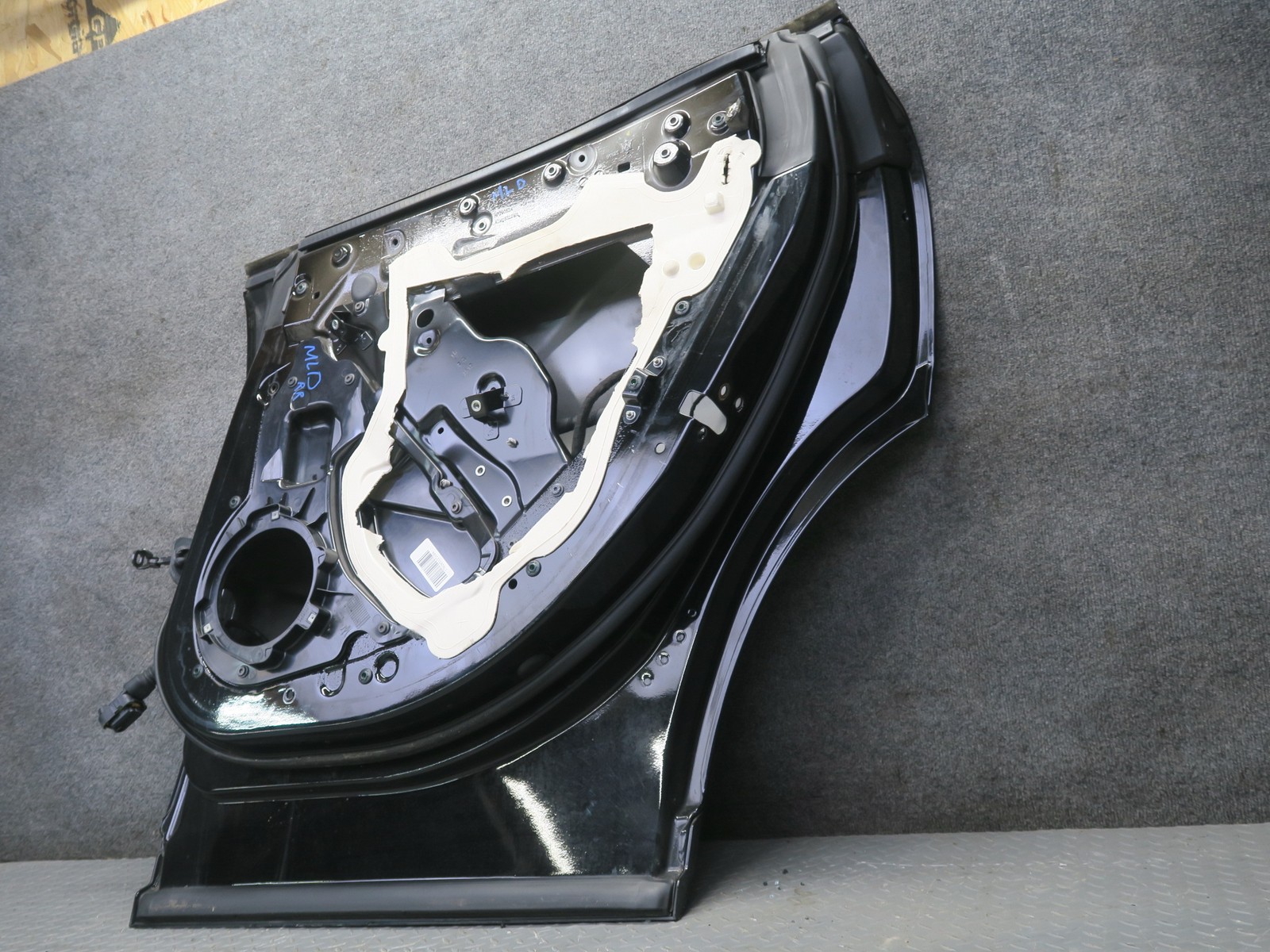 2017-2020 MASERATI LEVANTE M161 REAR RIGHT DOOR SHELL PANEL BLACK