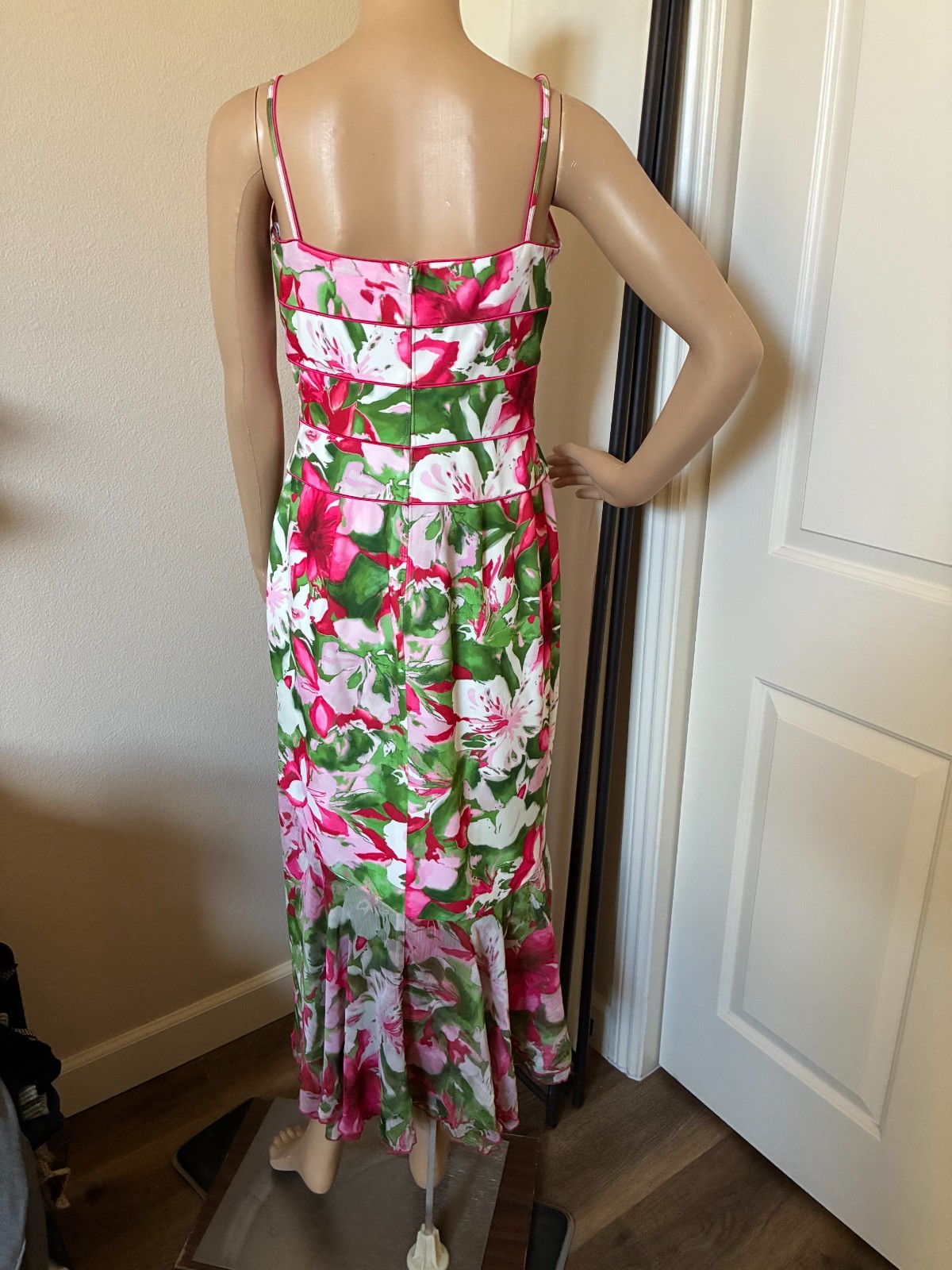 Sheath Checks Tadashi Shoji floral flutter hem sheath dress S | eBay