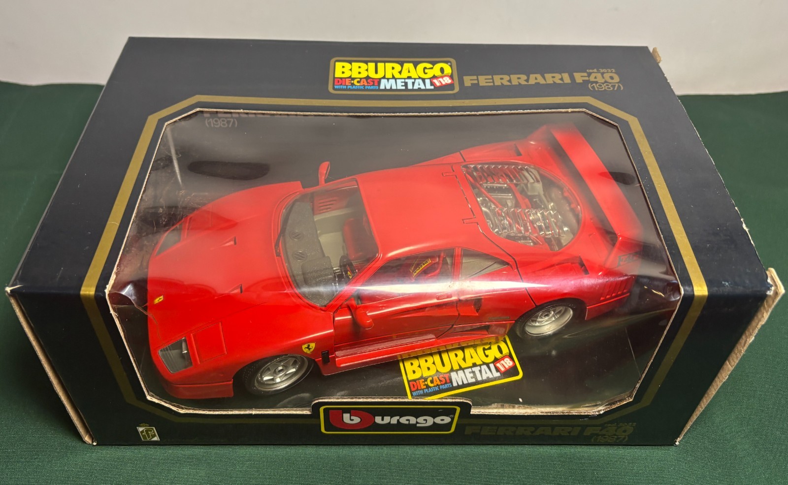 Ferrari F40 (1987) Bburago 1:18 Die-cast da collezione