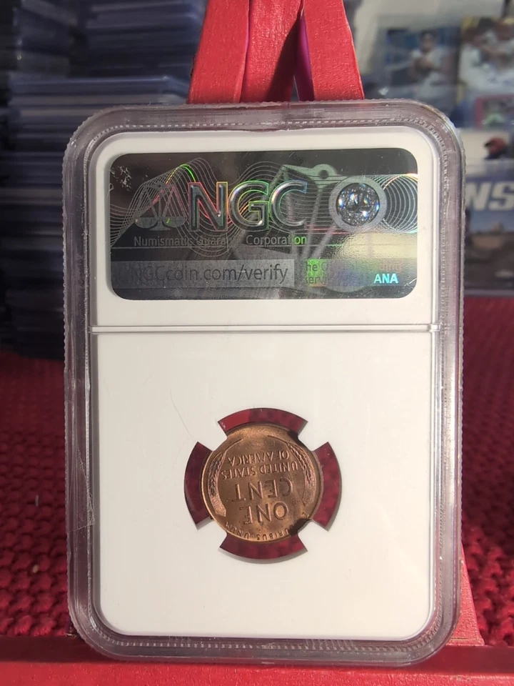 1945 S Lincoln Wheat Cent MS 65 RD NGC Penny 1c Uncirculated #4751337-006 - Image 2 of 2