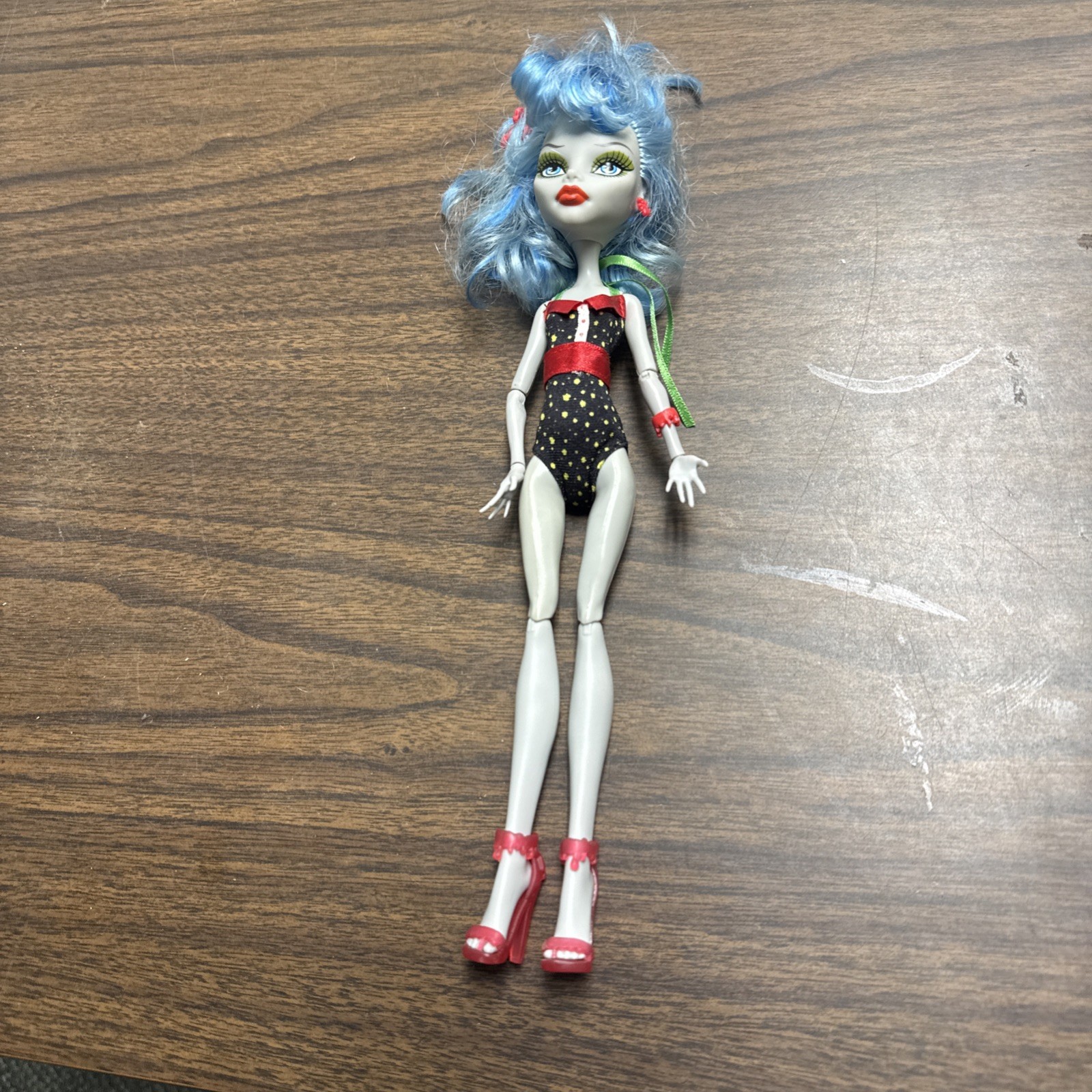 Monster High Doll GHOULIA YELPS 2011 Skull Shores Bathing Suit 11