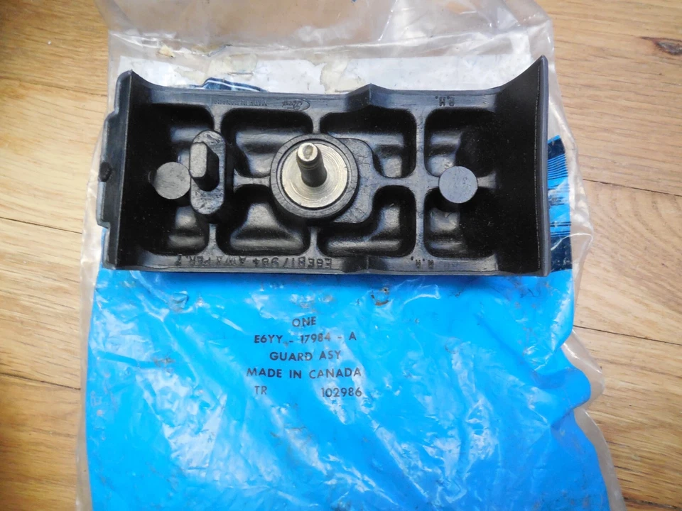 NOS 1985-1987 Mercury Lynx Rear Bumper Guard RH E6YY-17984-A - Image 2 of 3