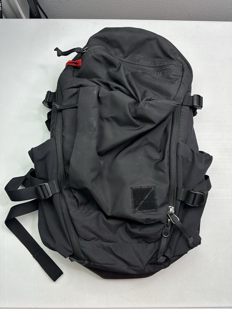 Evergoods Mountain Panel Loader 30L Black Backpack Good