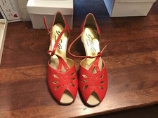 NEW 30 OFF FALL SALE WOMEN  S GLIDE DANCING HEELS RED SUEDE 6MED Llang