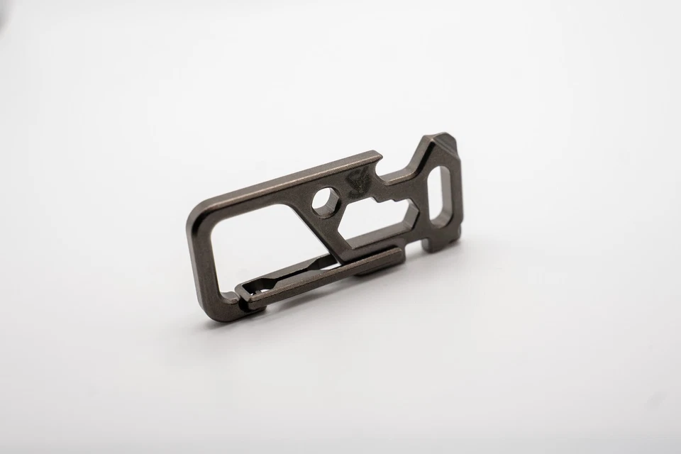 Mosquetón llavero titanio EDC Foto 3 de 4