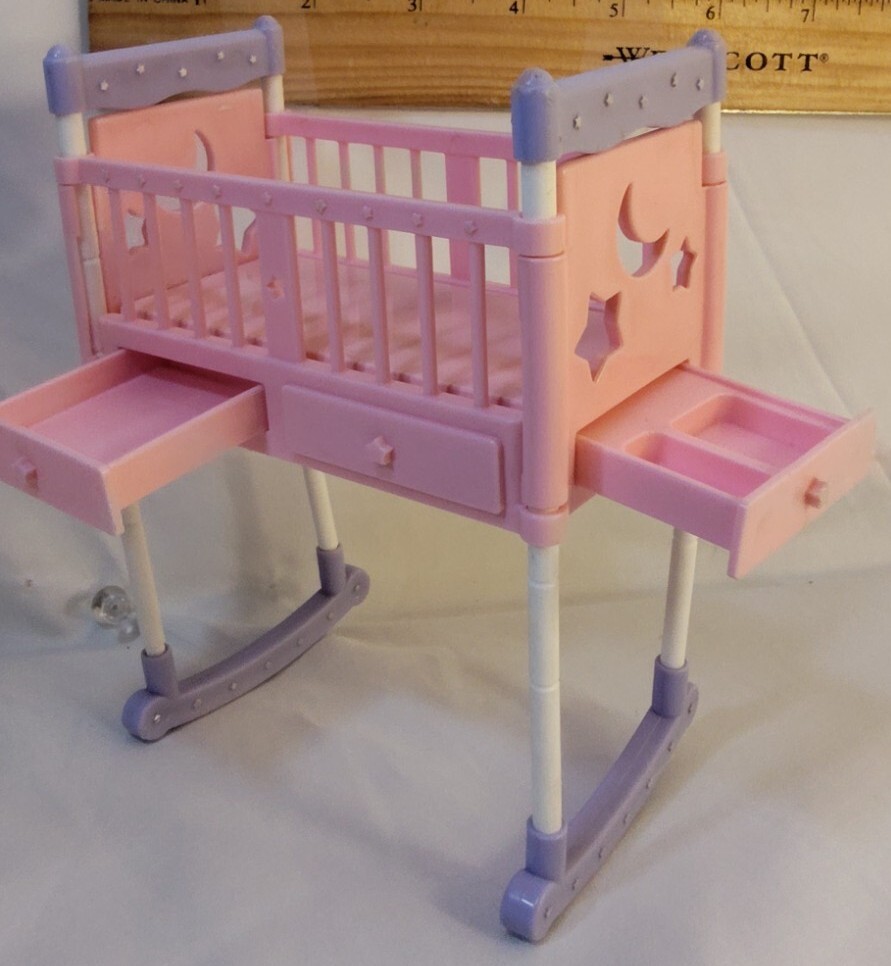 2002 Happy Family Barbie Baby Bed Crib #56663 Dollhouse Furn