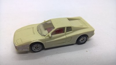 Monogram exacts 1:87 Ferrari Testarossa 512 TR grauweiß patiniert Miami Vice (43