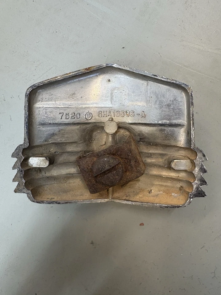 1947 年福特超级豪华连帽装饰徽章徽章原装原始设备制造商 — 第 2/2 张图片