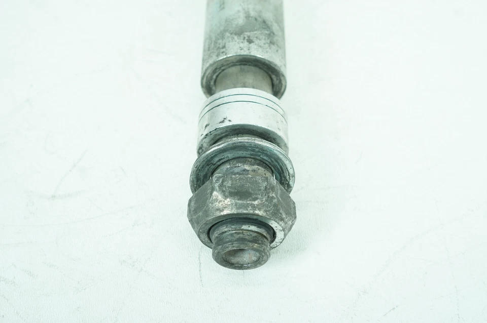 Harley Dyna FXDC 2011 Super Glide personalizada OEM eje de rueda trasera eje de perno 47641-06 Foto 2 de 4