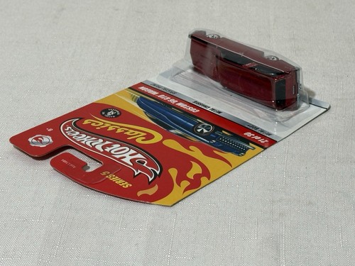 Hot Wheels Classics Custom ‘66 GTO Wagon Red Series 5 - Picture 11 of 13