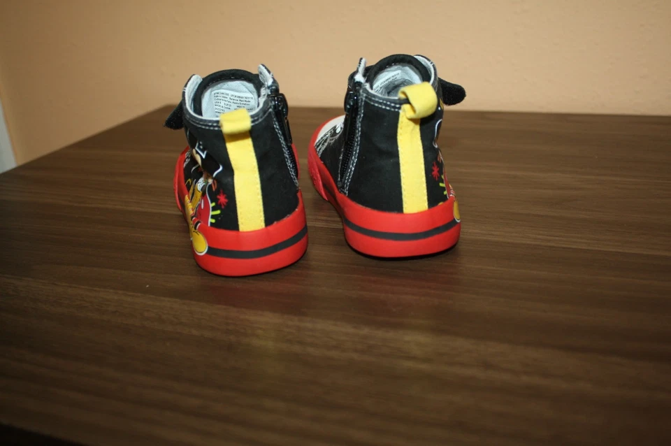 ZAPATILLAS DISNEY NIÑOS PEQUEÑOS NEGRAS HASTA EL TOBILLO CON MICKEY MOUSE/PLUTO - 8M Foto 4 de 4