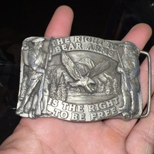 THE RIGHT TO BEAR ARMS IS THE RIGHT TO BE FREE BELT BUCKLE 1982 SISKIYOU R-10