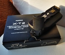 Fujifilm XT-2 Battery Grip two original Fuji batteries & charger Boxed Mint