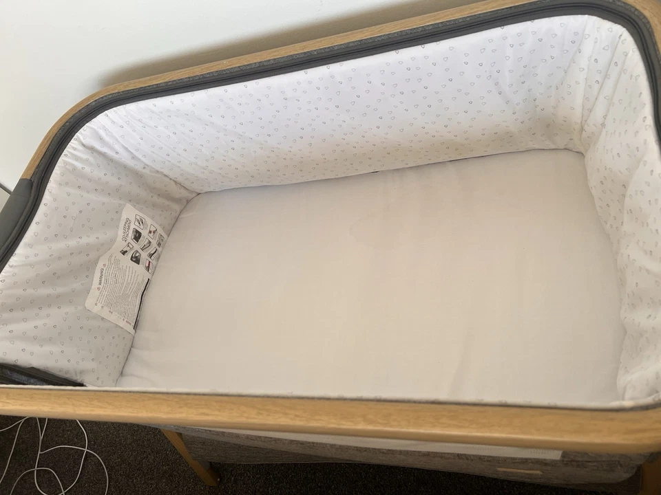 TUTTI Bambini Cozee Bedside Crib - Oak and Charcoal.  - Image 2 of 4